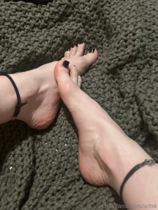 Who wanna watch me worship them