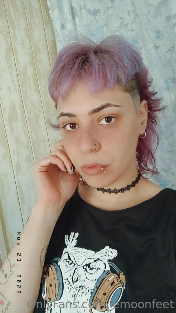 Just got a haircut and my acrylic nails done and of course i would part 4 