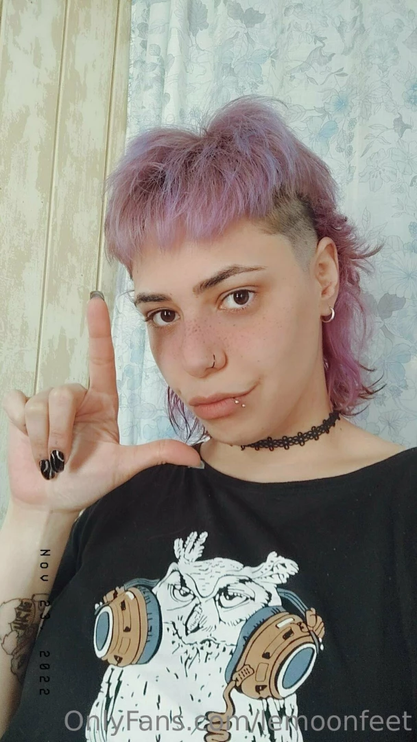 Just got a haircut and my acrylic nails done and of course i would 