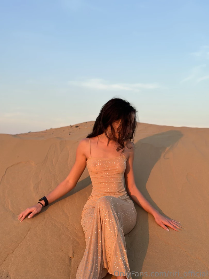 Lost in the beauty of endless sands 