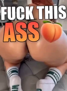 Twerking and bouncing my fat juicy ass for you daddy making it clap