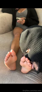 Ignore foot worship i let my pathetic sub worship my feet while i paid