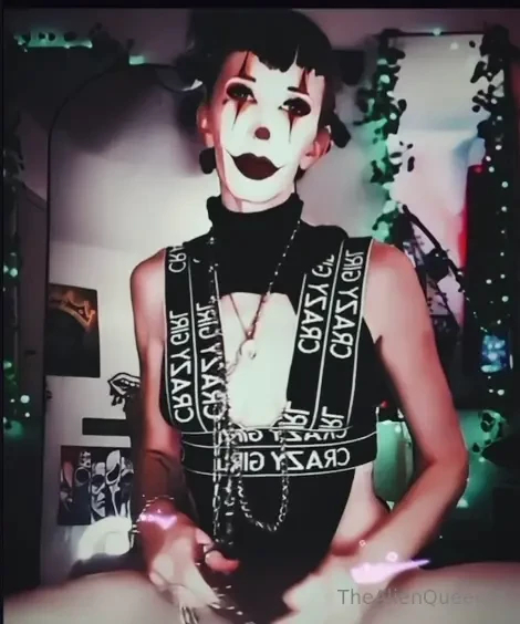 Filming more content yeeet buy my latest ppv at full price and u get 