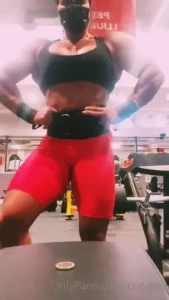 Posing in the gym while i train for all of you my loves