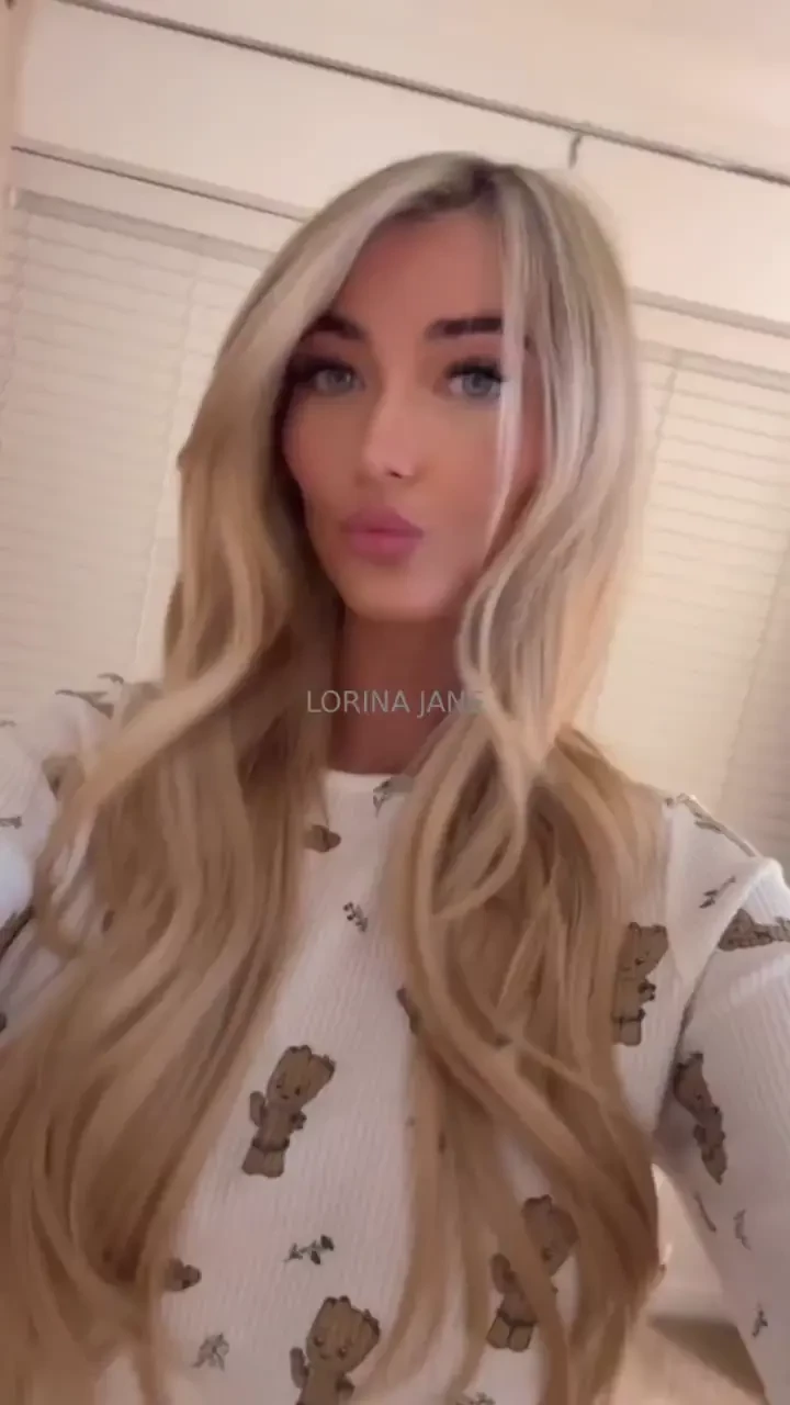 Dm me im sexting right now 