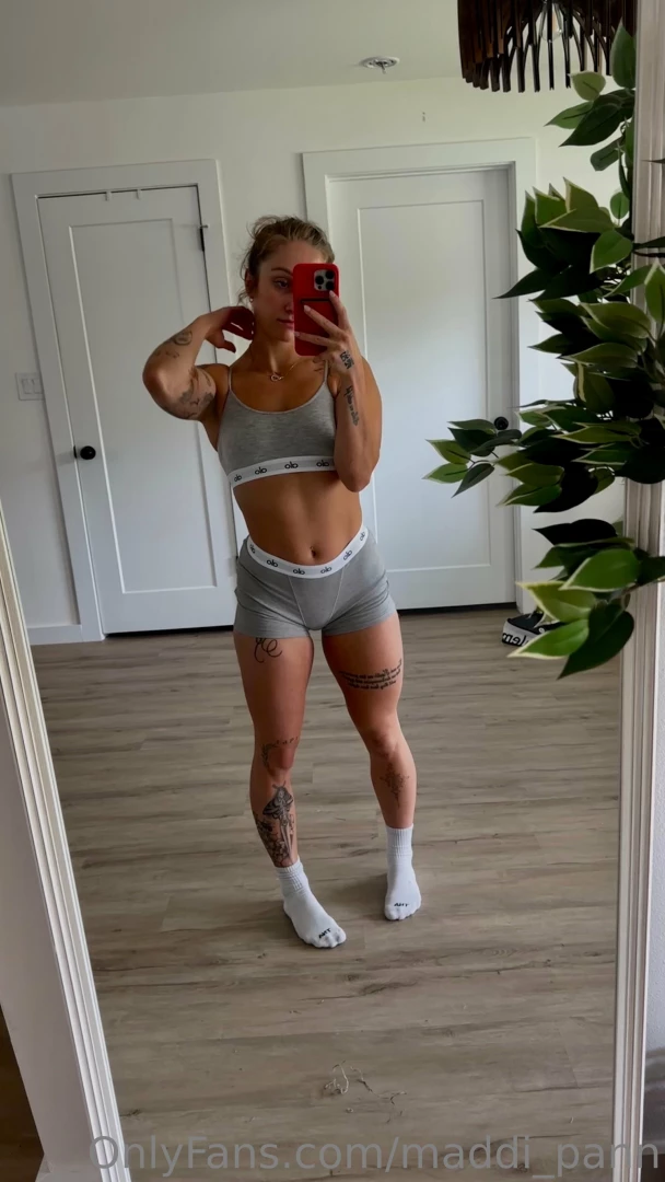 Feeling sexier than usual today just wanted to let you know 