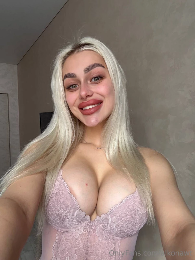 Lets talk about us bb dm me i wanna know more about you 