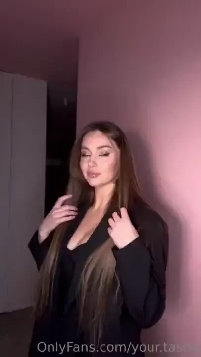 Female athletes don t just wear hoodies 