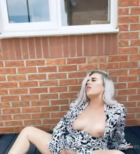 Last 6 hours to buy last nights super hot squirt video before i recall