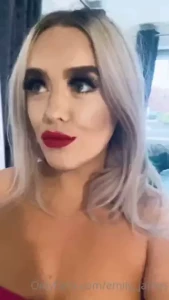 Got ur drink cheeers baby let have some fun ask me anything and i will