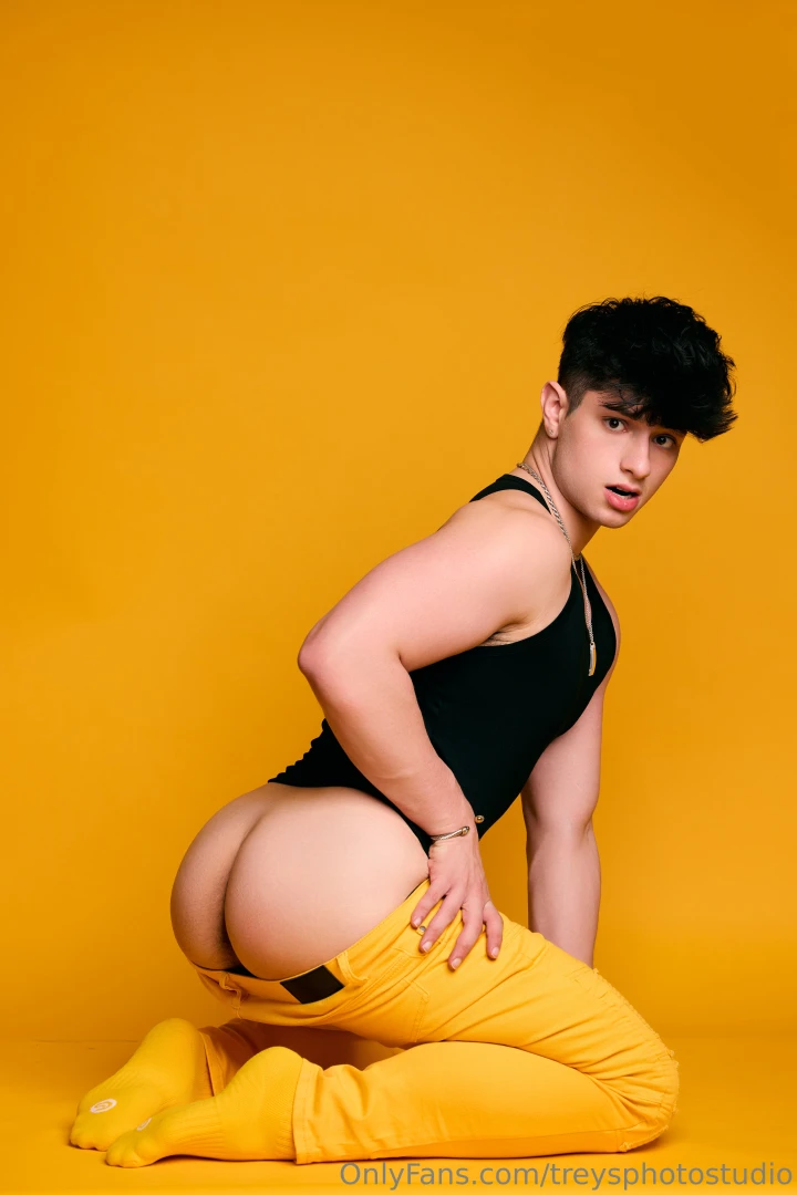 All that ass xxxashtonadams 