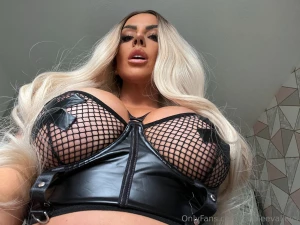 Your pov whilst riding you