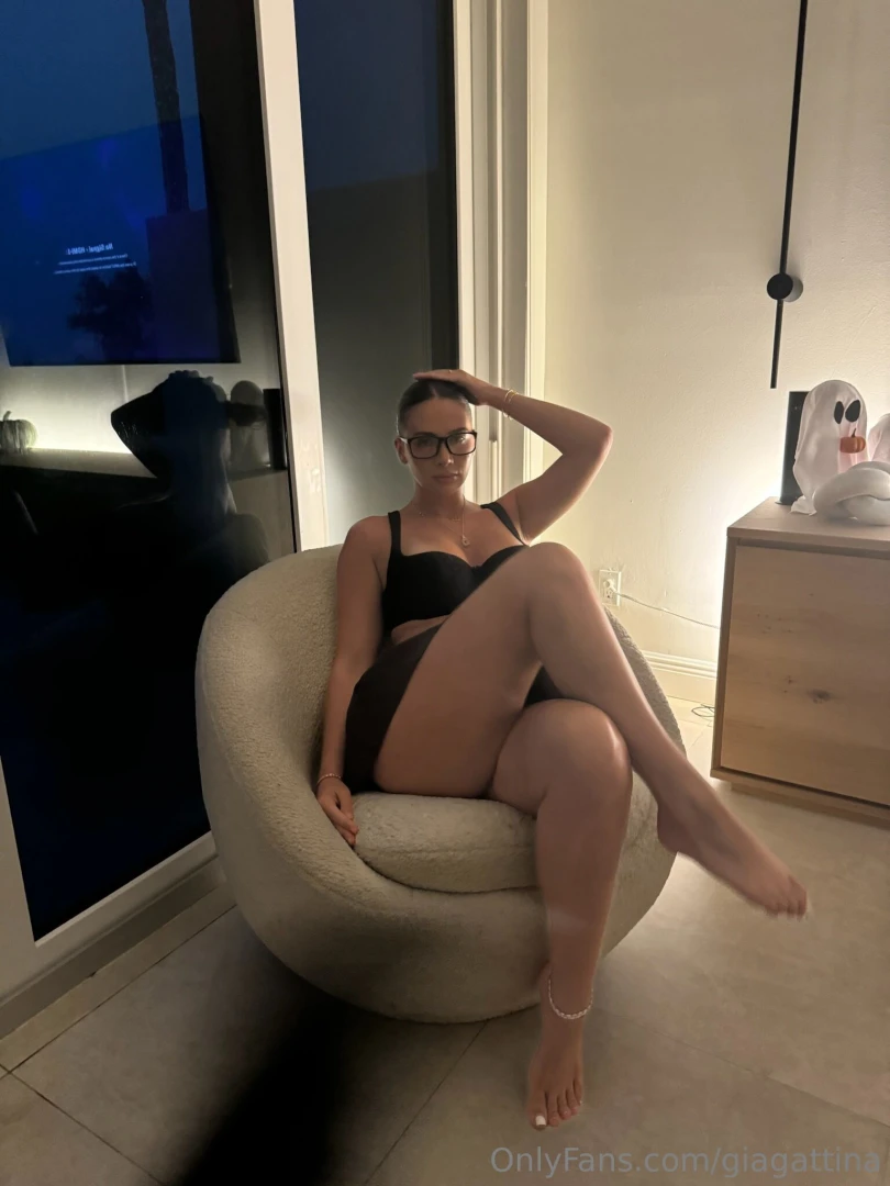 I cant sleep is anyone still awake 