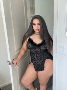 This outfit gt the presents under your tree babe