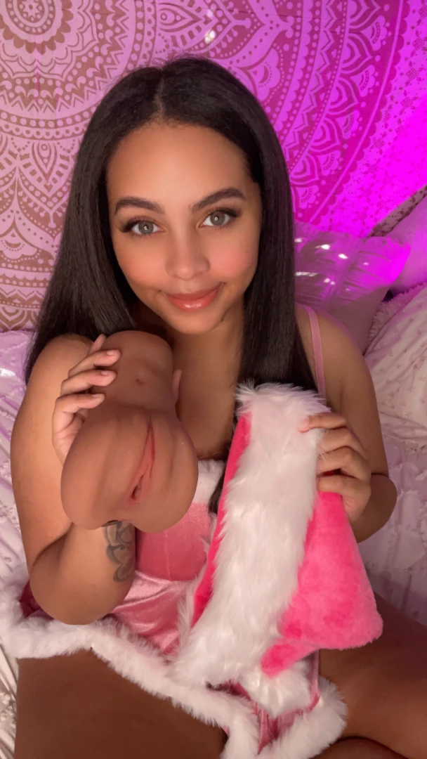 It s like secret santa but hotter pull from my santa hat and unwrap ur 