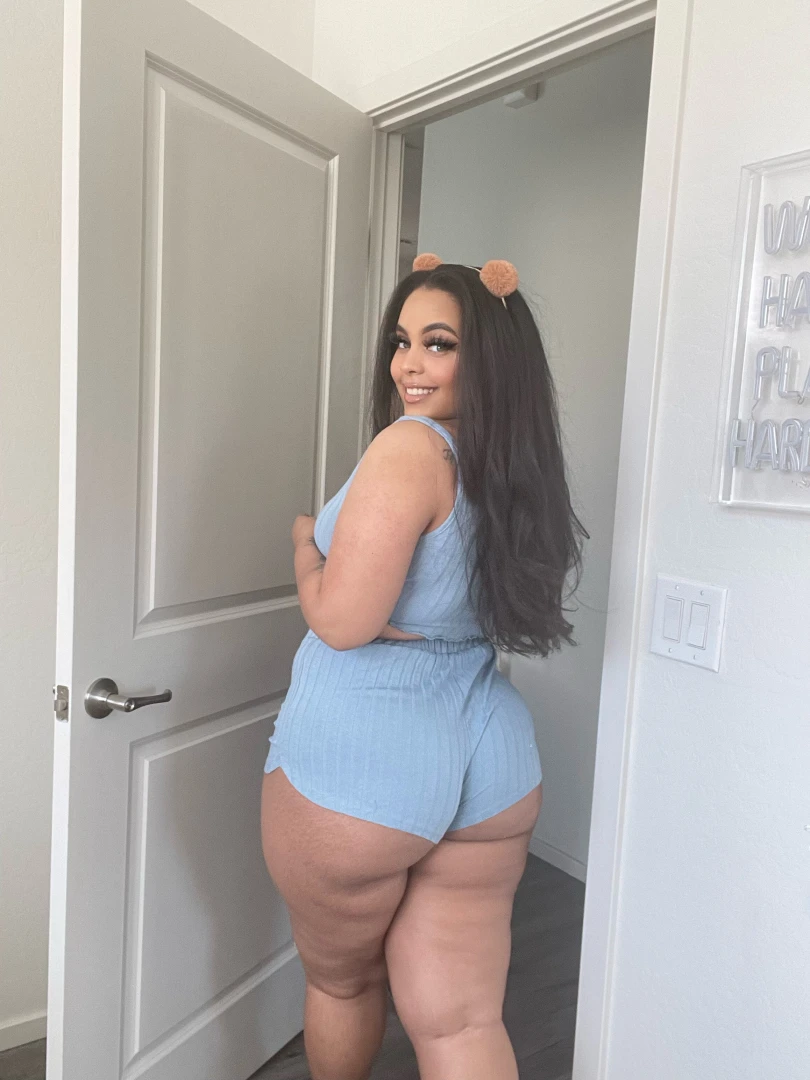 You walk in from work i look like this are you cuddling me or fucking 