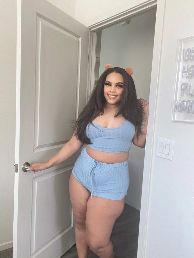 Let me be ur virtual girlfriend only one spot get cute pics from me 