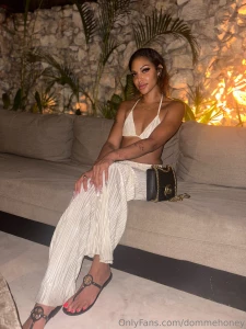 Bet you can t stop looking don t even try