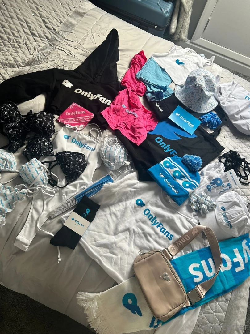 Im going to be doing a clothing sale you get to purchase the item and 