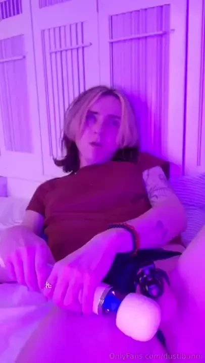 A lil impromptu vibrator fun for you all going into the weekend there 