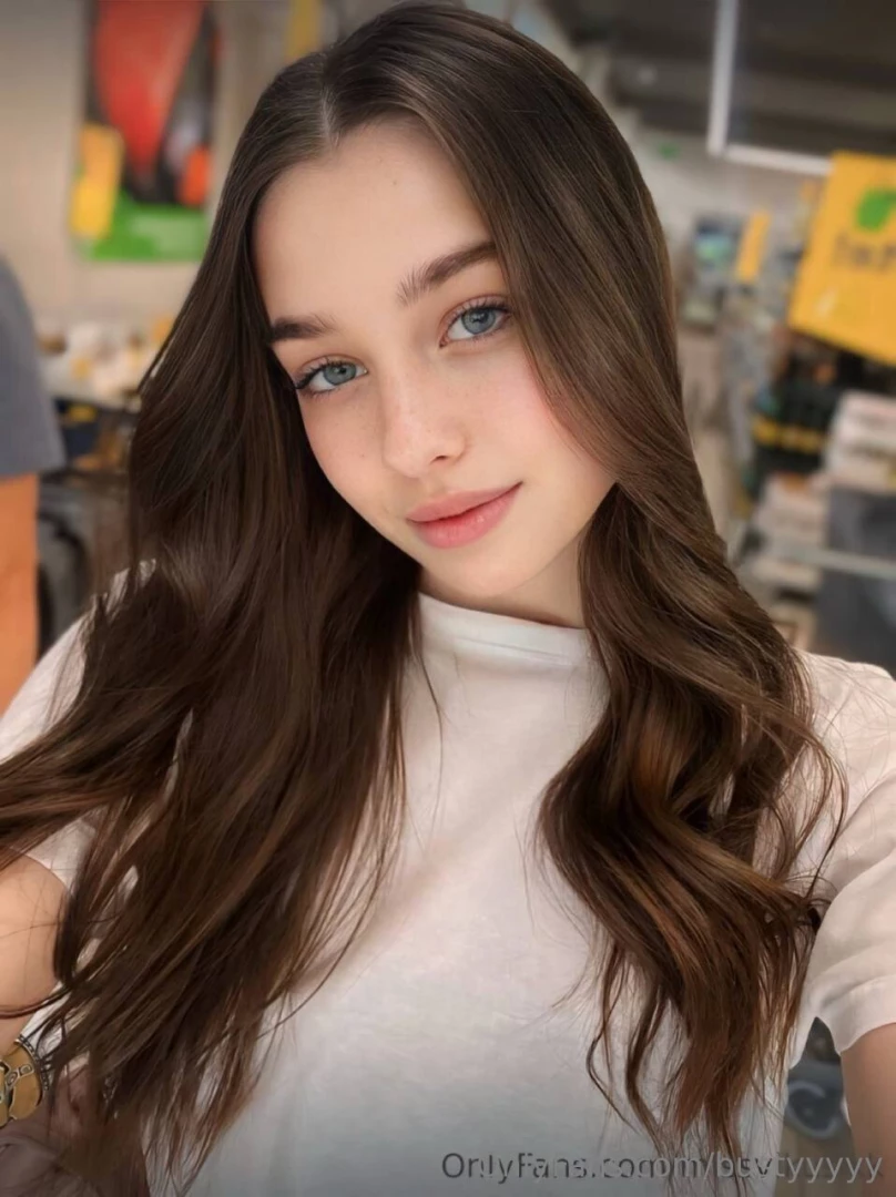 Missvikusikk is wet now she loves having her juicy ass massaged this part 18 