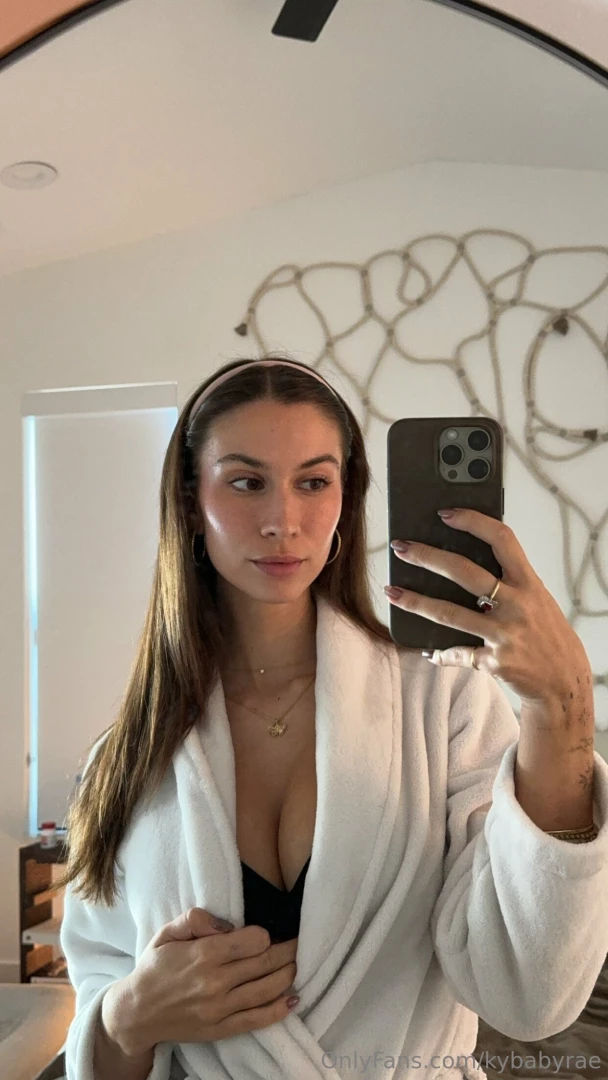 Ready to steal your attention 