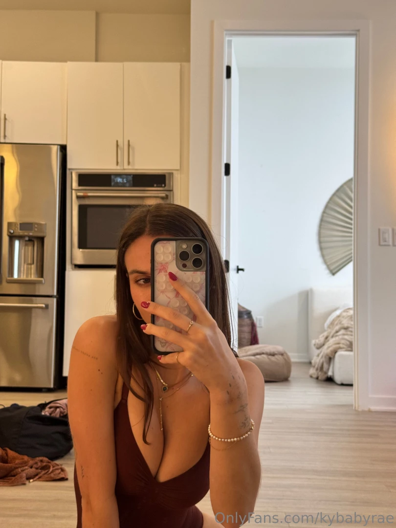 I m the fantasy you replay at night 