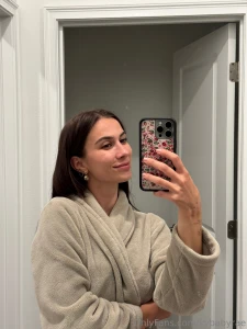 Serving cuteness with a side of naughty wanna join me for a quick