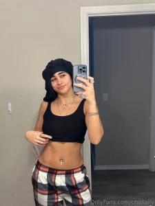 Going live tonight 7pm est with miss mollyx and another friend come part 3