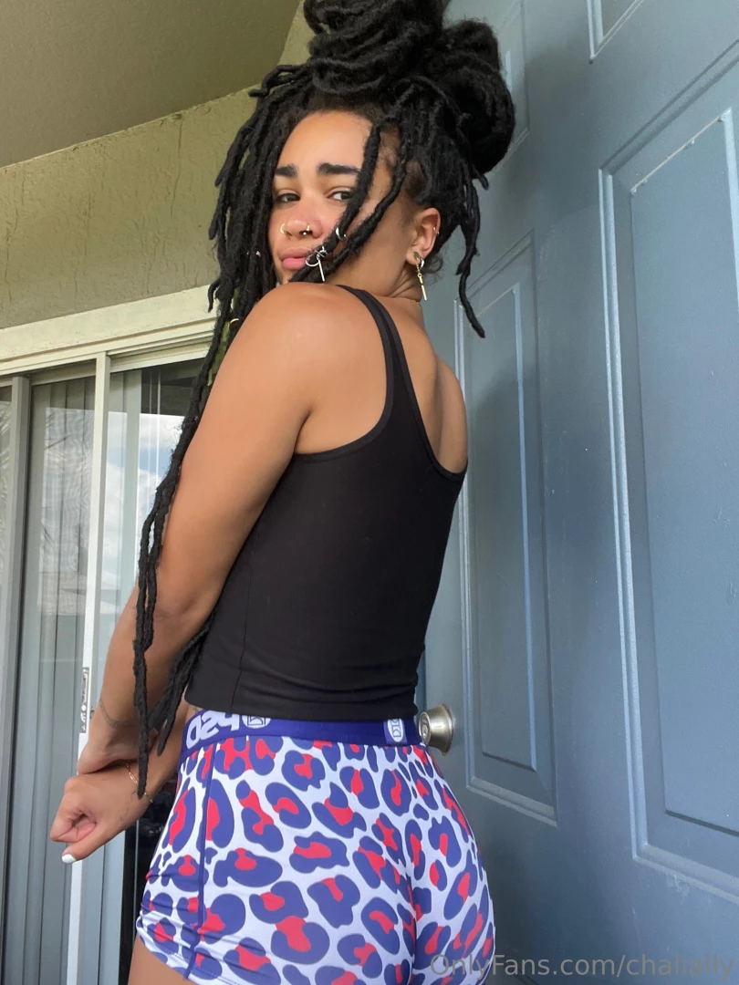 Goodmorningggg check dms for some booty shakin part 3 