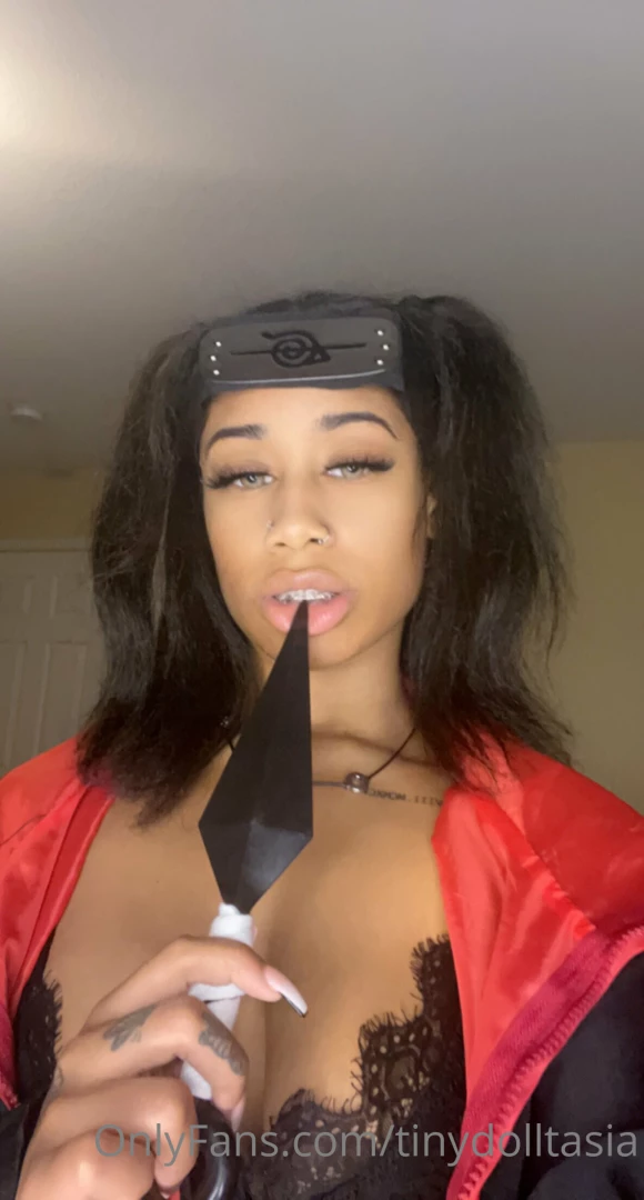 What do you want to do with my sweet lips 