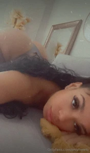 This ultimate baddie is sending nudes and sexting with fans all day part 27