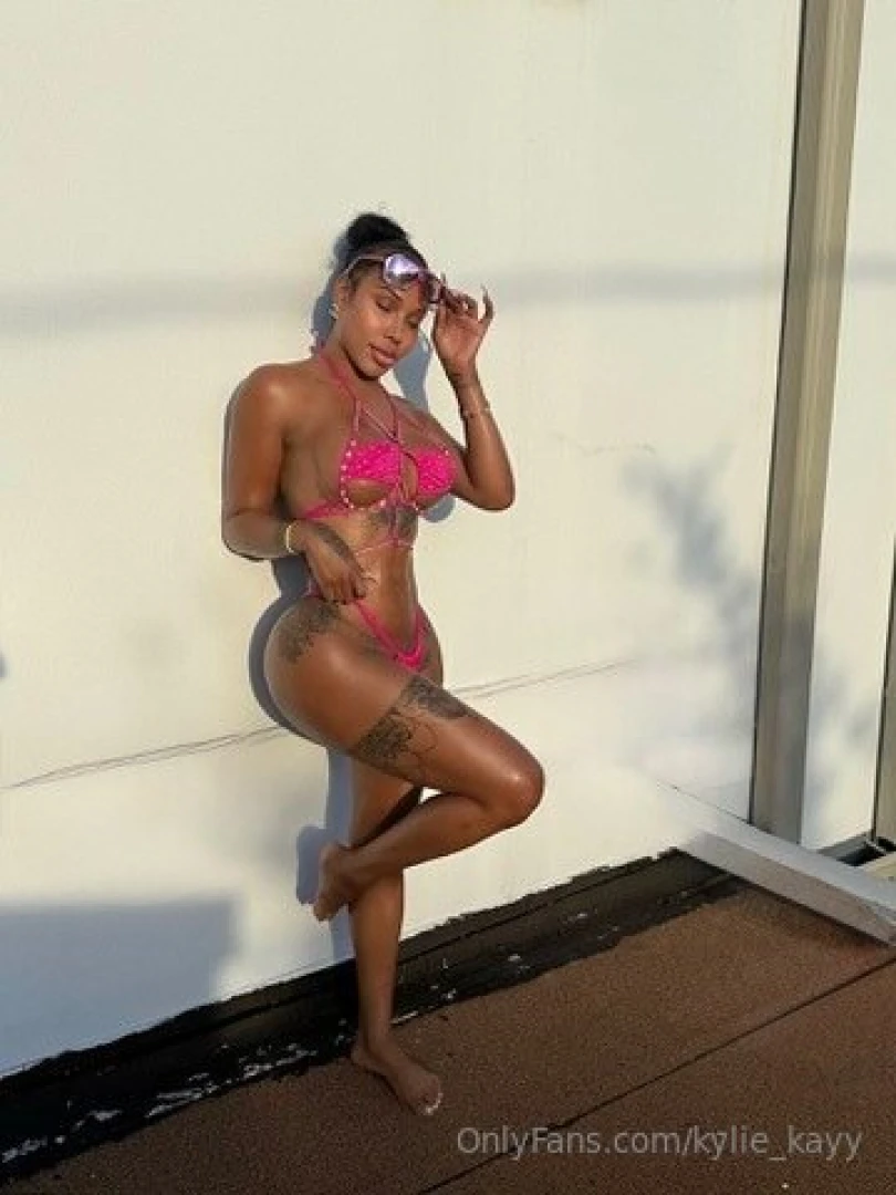 The barista at my old coffee shop tsparrisxxx was always flirting for 