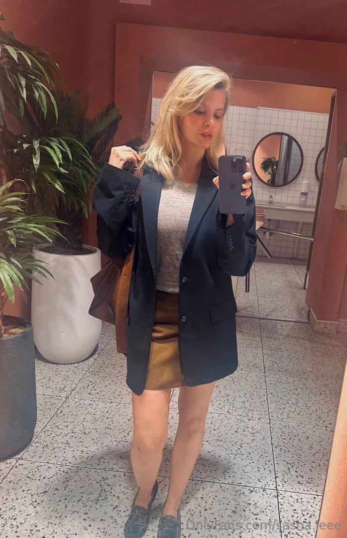 Today i woke up earlier than usual although i could have lounged 