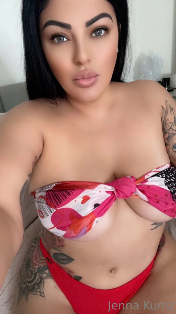 Would you kiss me under the mistletoe thickjenna_vip 