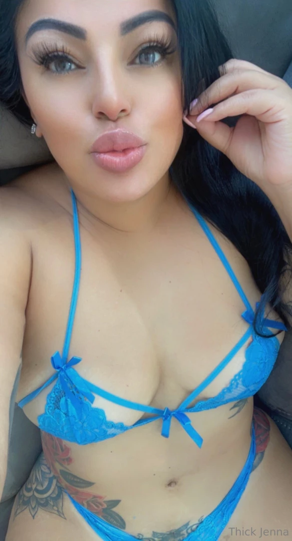 Wanna kiss send me a message 