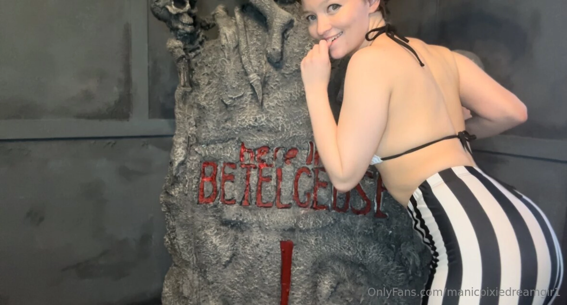 Came across a beetlejuice themed room in an airbnb and snuck a quick 