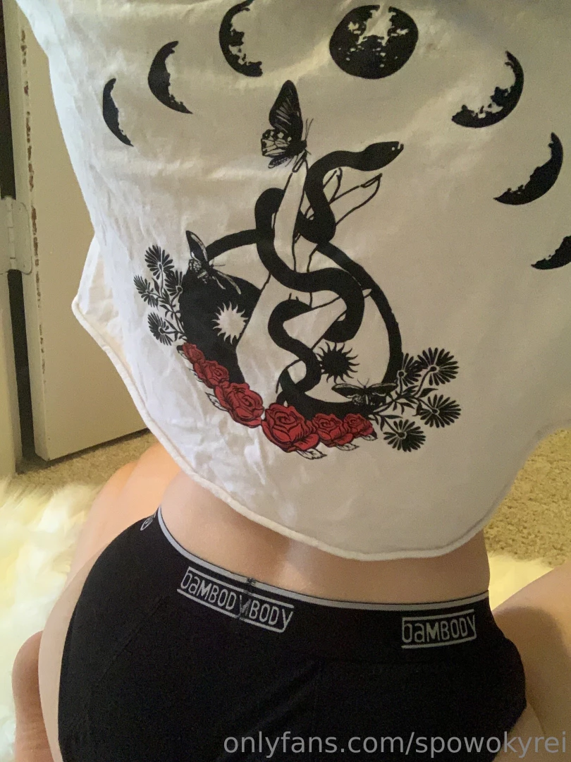 Do u guys like my crop top i m wearing it out today tip anything for part 1 
