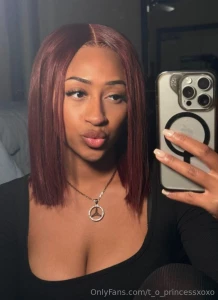 Feelin like someones fine ass auntie w the short hair