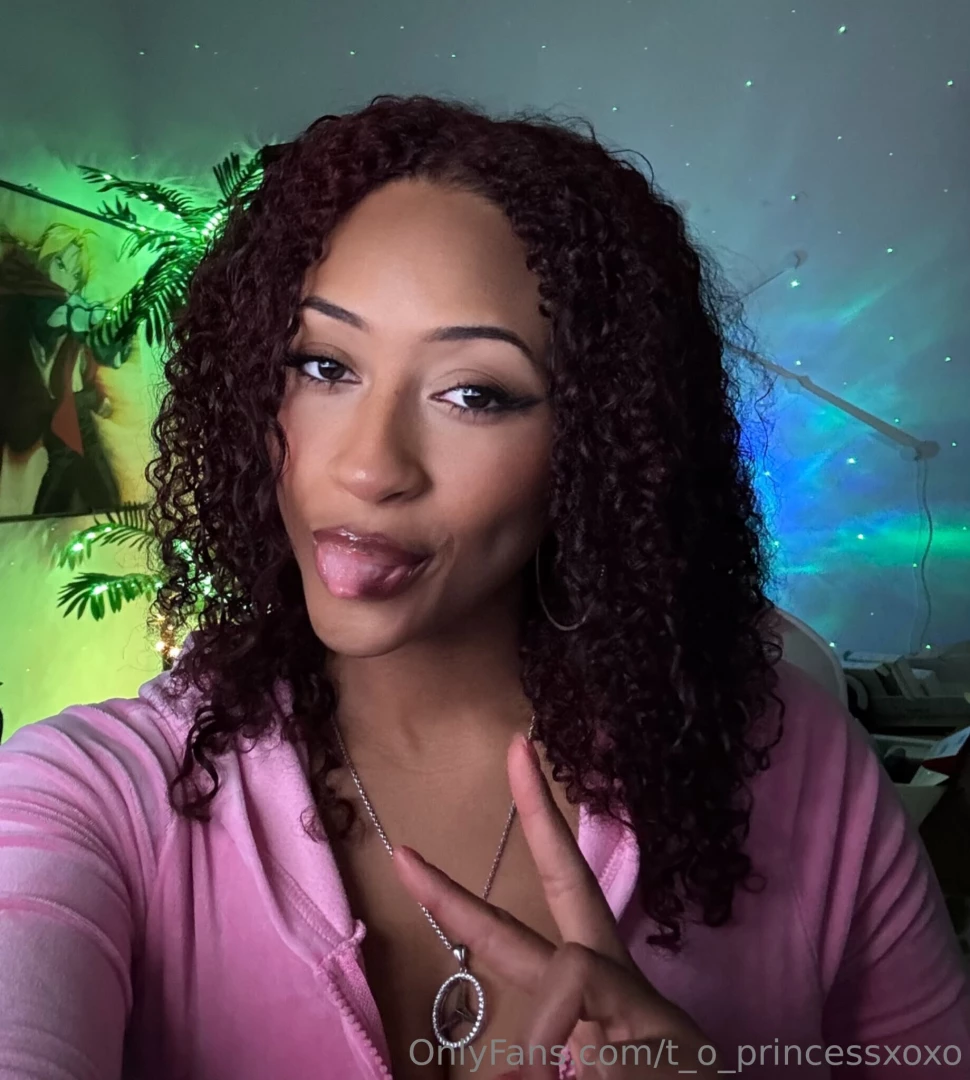 Come catch me on stream on my worst behavior 