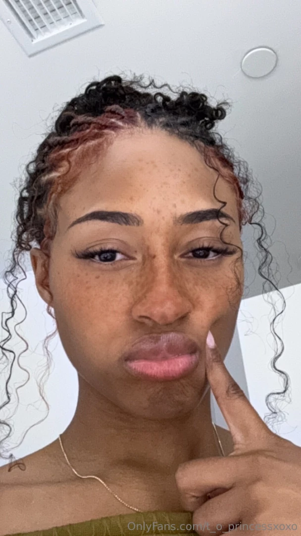 Me wondering where all the tall dark amp handsome zaddyss are hiding 