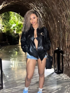 Whos ready to get allll wrapped up in between these thighs