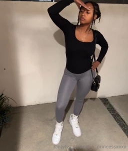 I spyy w my little eye subs who should be slidin into my dm s for some