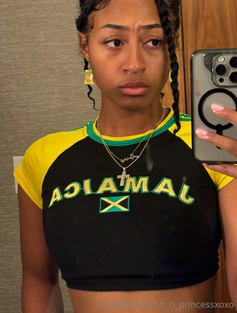 Dont even lie the funyun earrings go harddd 