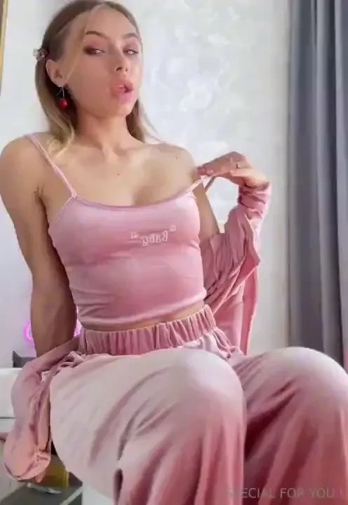 Today i m feeling a little naughty just something to tease you but it 