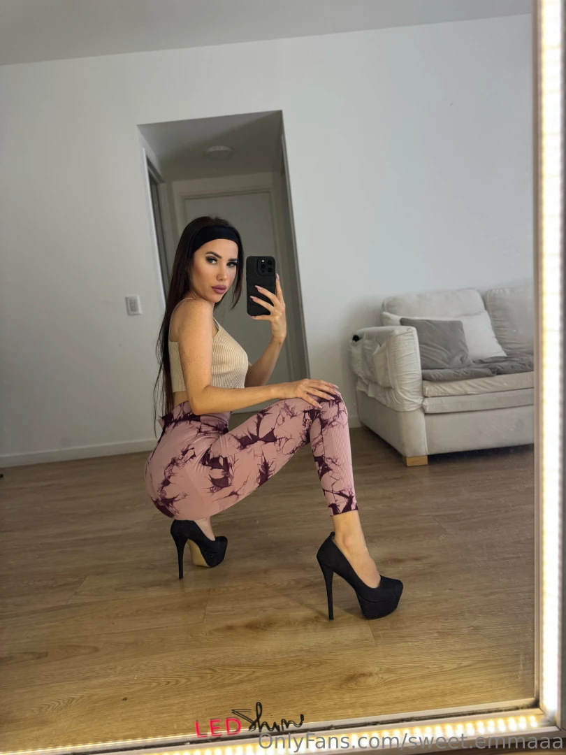 Unlock it and i send you a squirt video of gift 