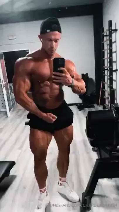 All my exclusive dom subs check your dms now 