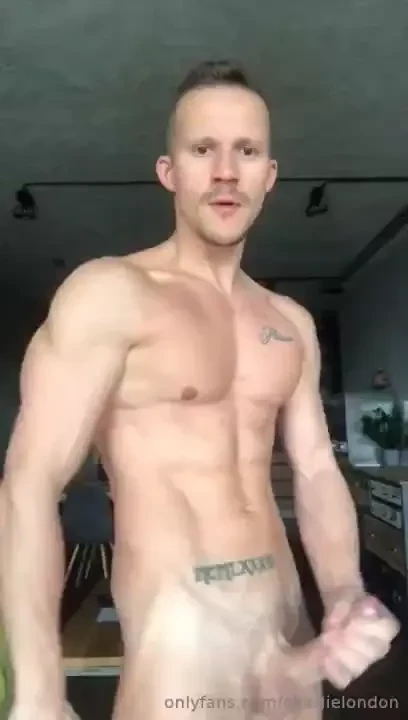 Follow this sexy fit guy polishfun muscle body xxl dick huge cum fuck 