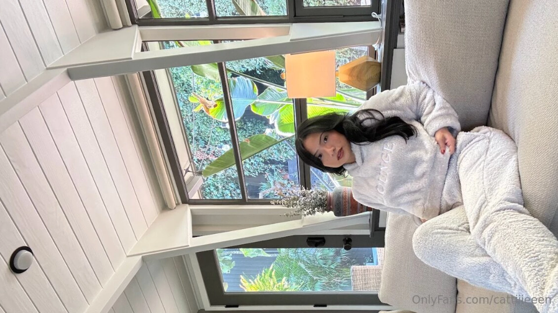 Couch cuddles are so underrated lemme show youuuu 