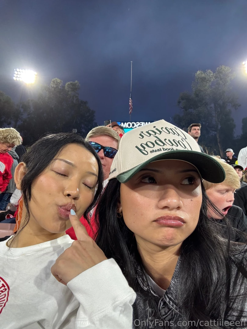 Feeling very friday night lights back in high school vibes and idk how 
